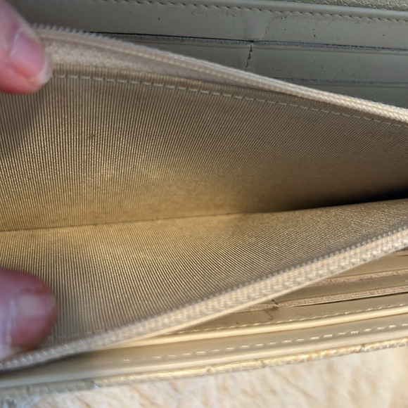 Chanel Pearly Caviar Quilted Large Classic Wallet with COA - Picture 8 of 12